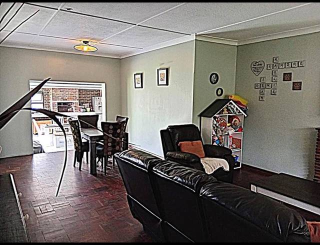 3 BEDROOM HOUSE FOR SALE IN PARKDENE